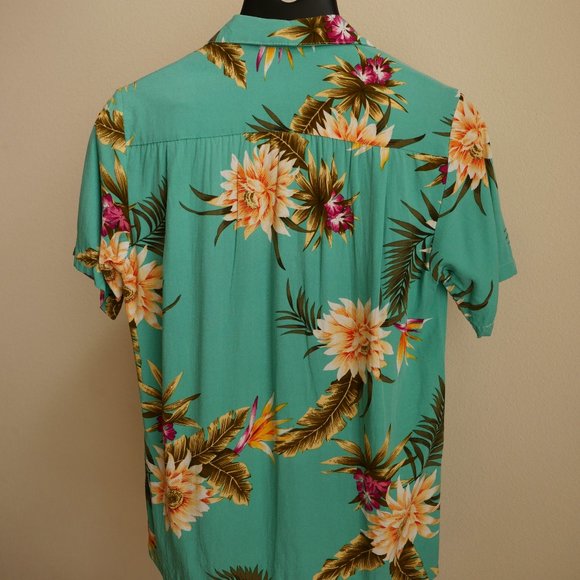 Two Palms Ceres Green Short Sleeve Button Down - Picture 2 of 6